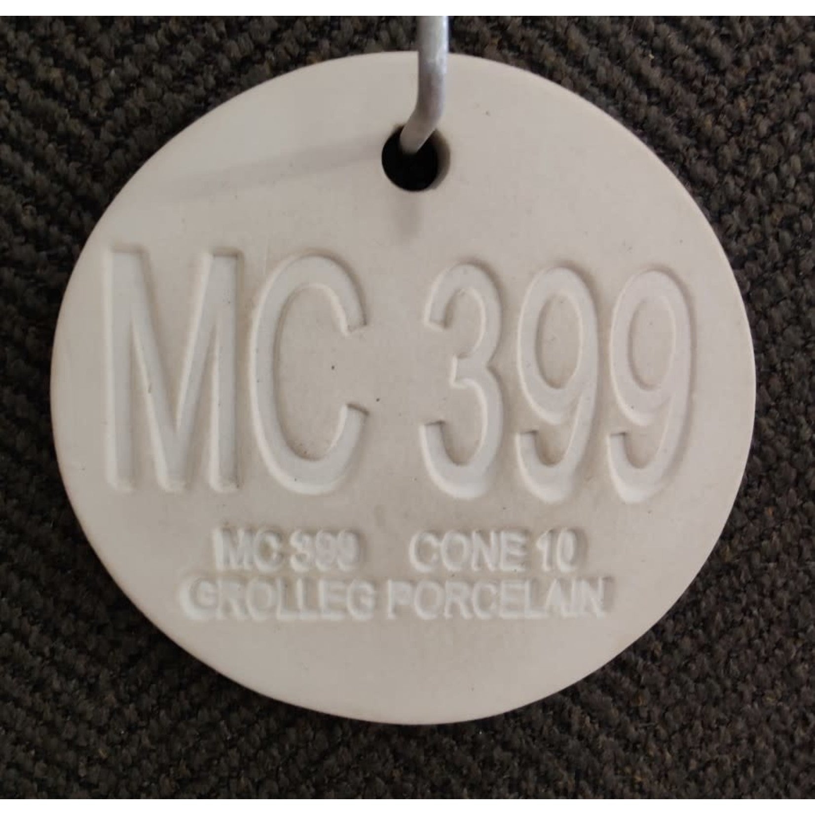Grolleg Porcelain MC399, Cone 9-12, 50 LB Box (Alligator Clay